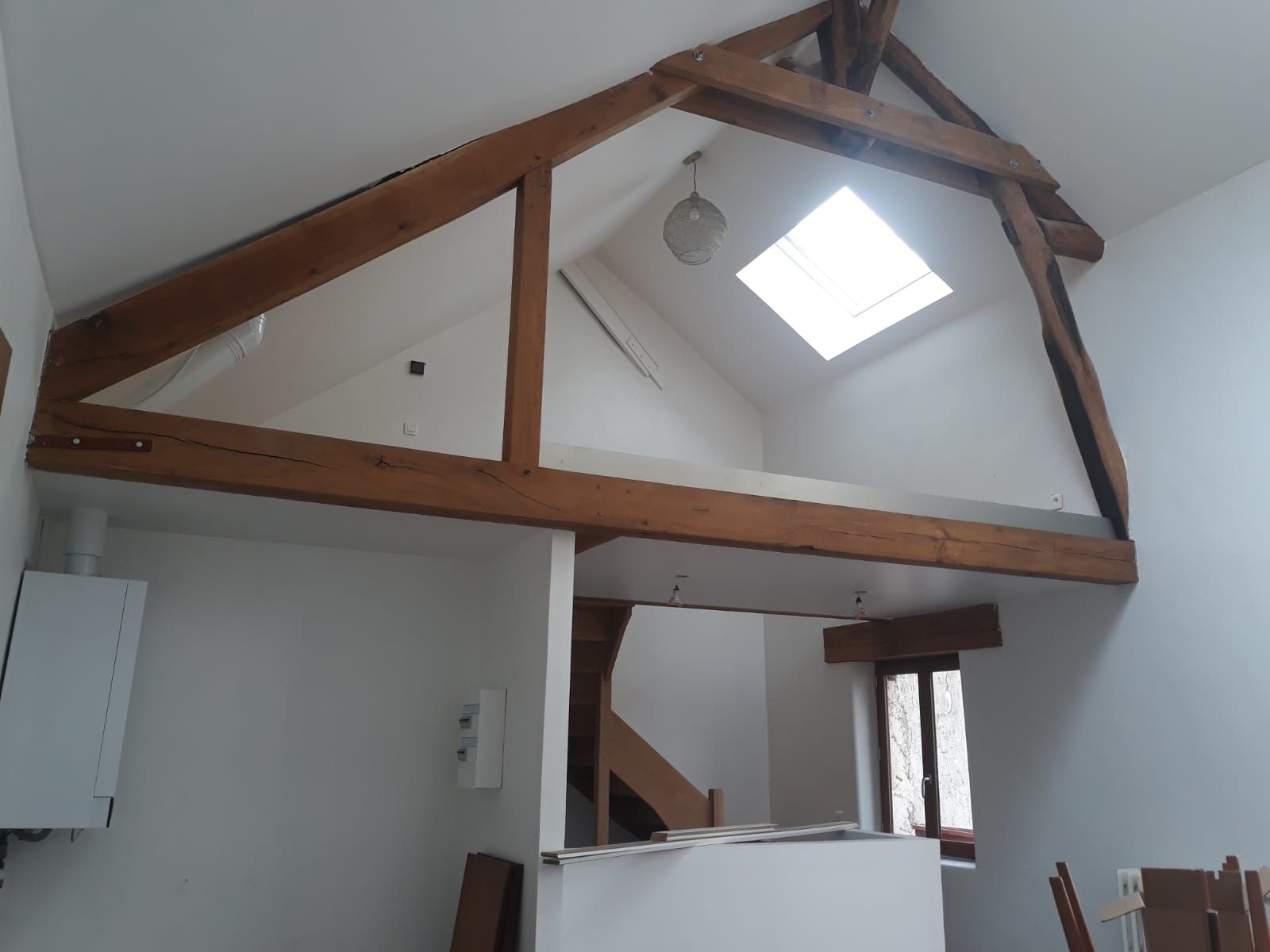 Escaliers menant à une mezzanine