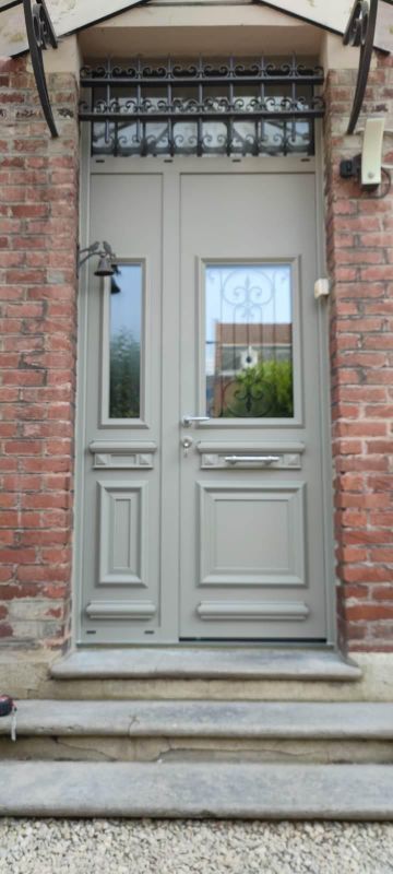 Porte d'entrée en bois