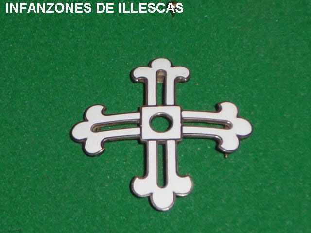 Una cruz blanca sobre fondo verde con las palabras infanzones de illescas encima.