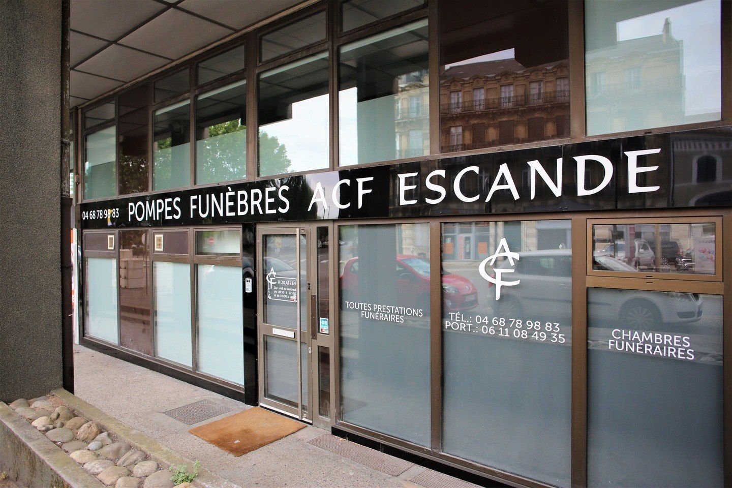 Façade des pompes funèbres ACF Escande.