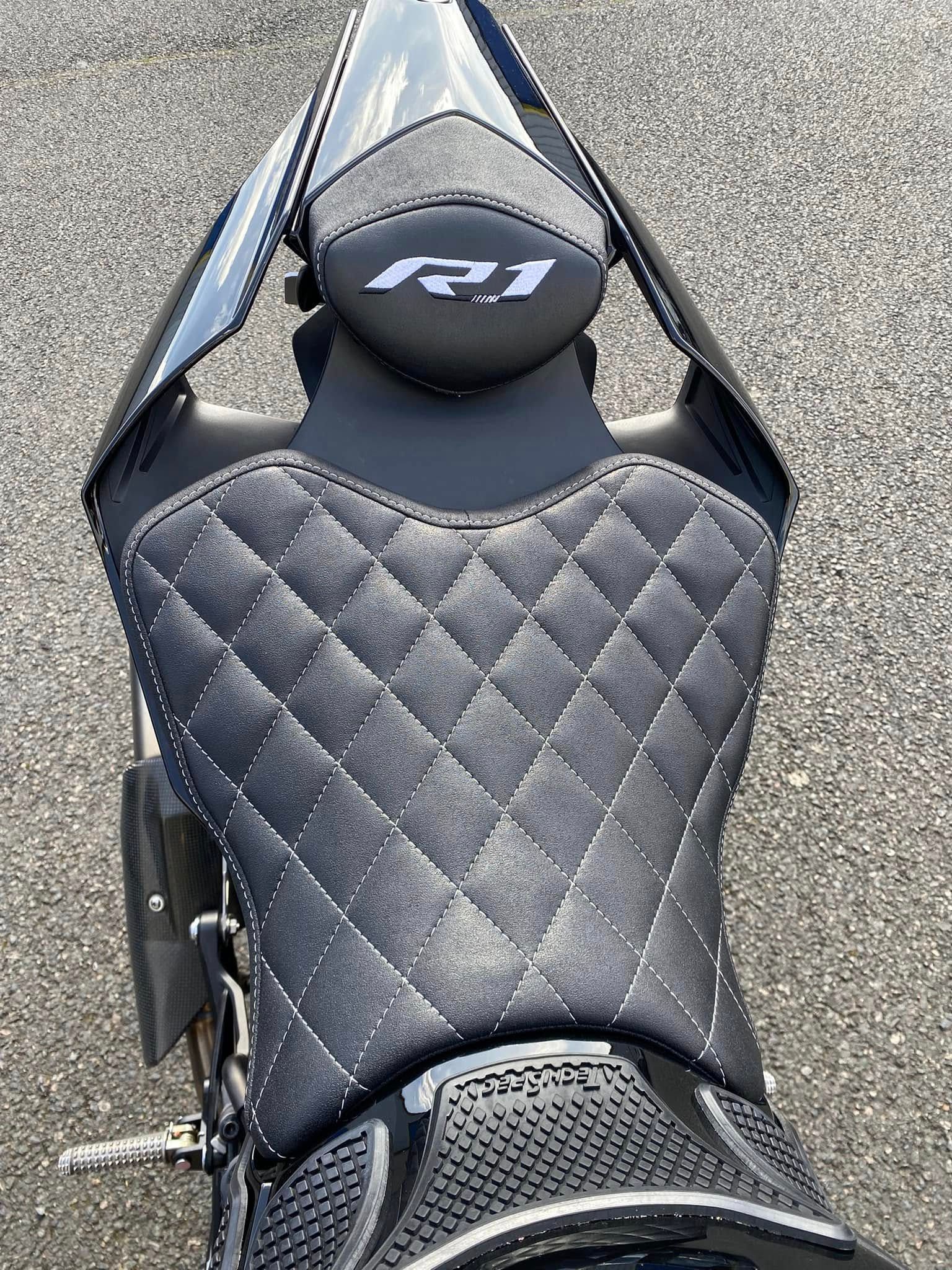 Vers la page Sellerie pour moto et deux-roues.