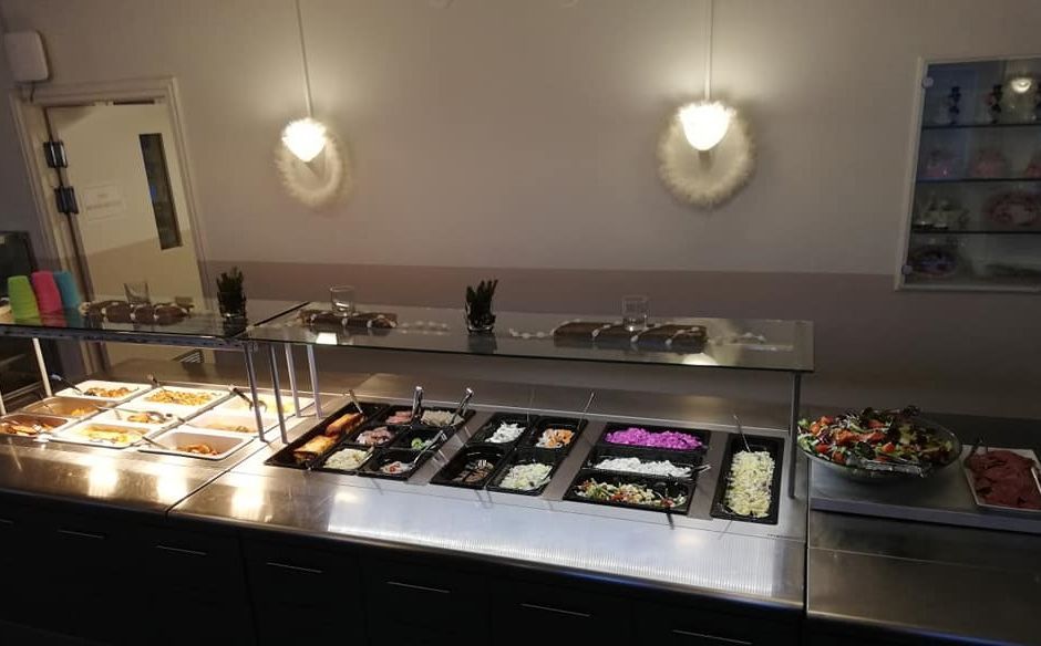 Buffet-tarjoilu ja juhlaruoka – Kulhuan Paakari catering-palvelu Varsinais-Suomessa