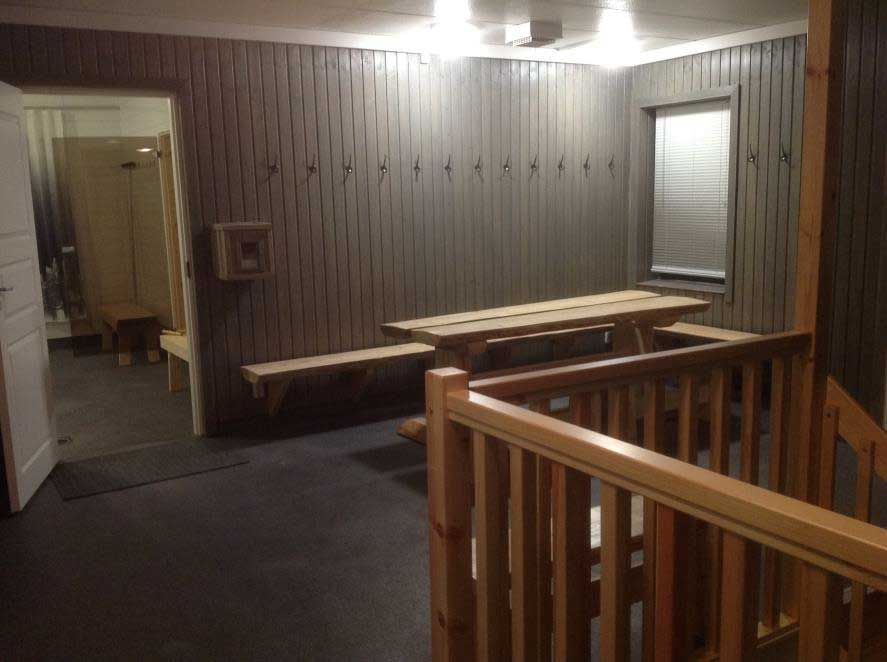 Tilava sauna ja pukuhuone – Kulhuan Paakari saunatilat ja juhlapalvelu