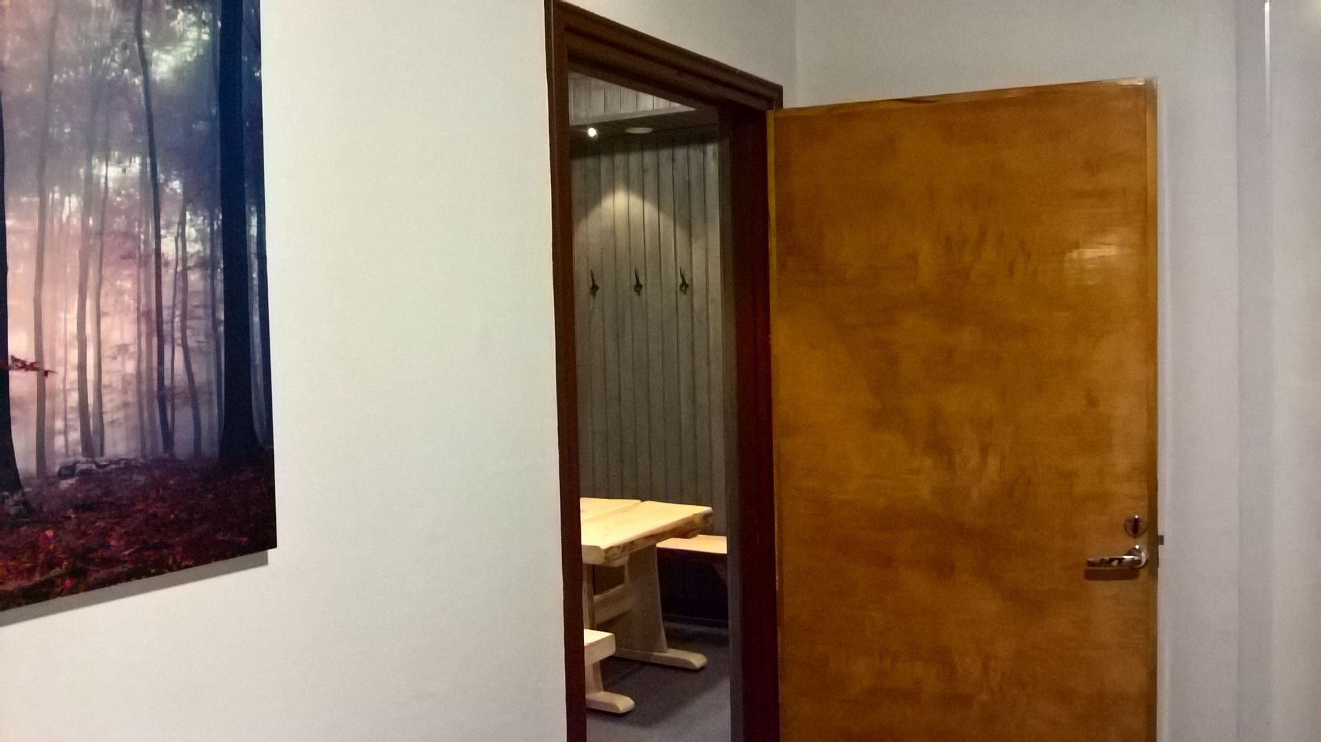 Moderni saunatila ja oleskeluhuone – Kulhuan Paakarin pitopalvelu ja saunatilat