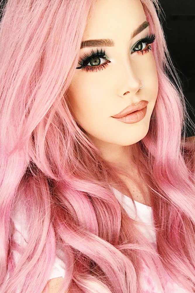 Coloration rose clair sur cheveux longs