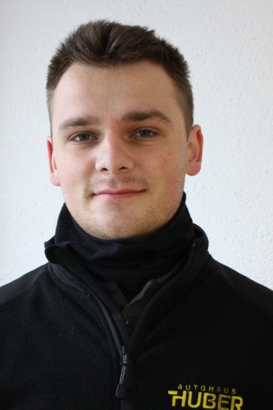 Milosz Grochowina, Helfer Werkstatt