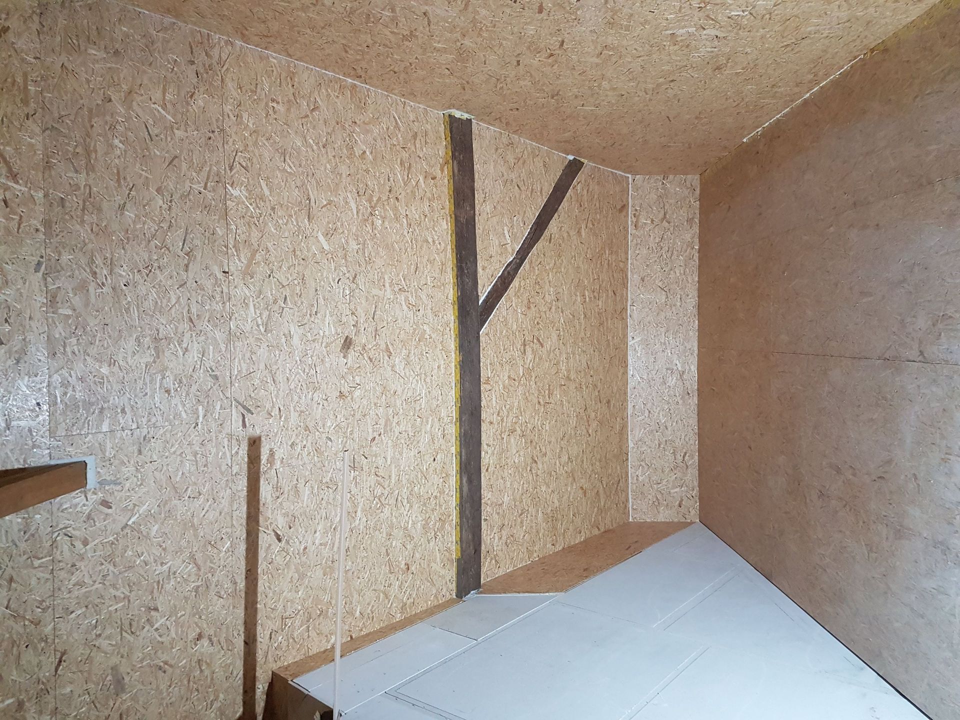 Kellerdecke abgehängt - M. Spangenberg – Ihr Kundenmaurer