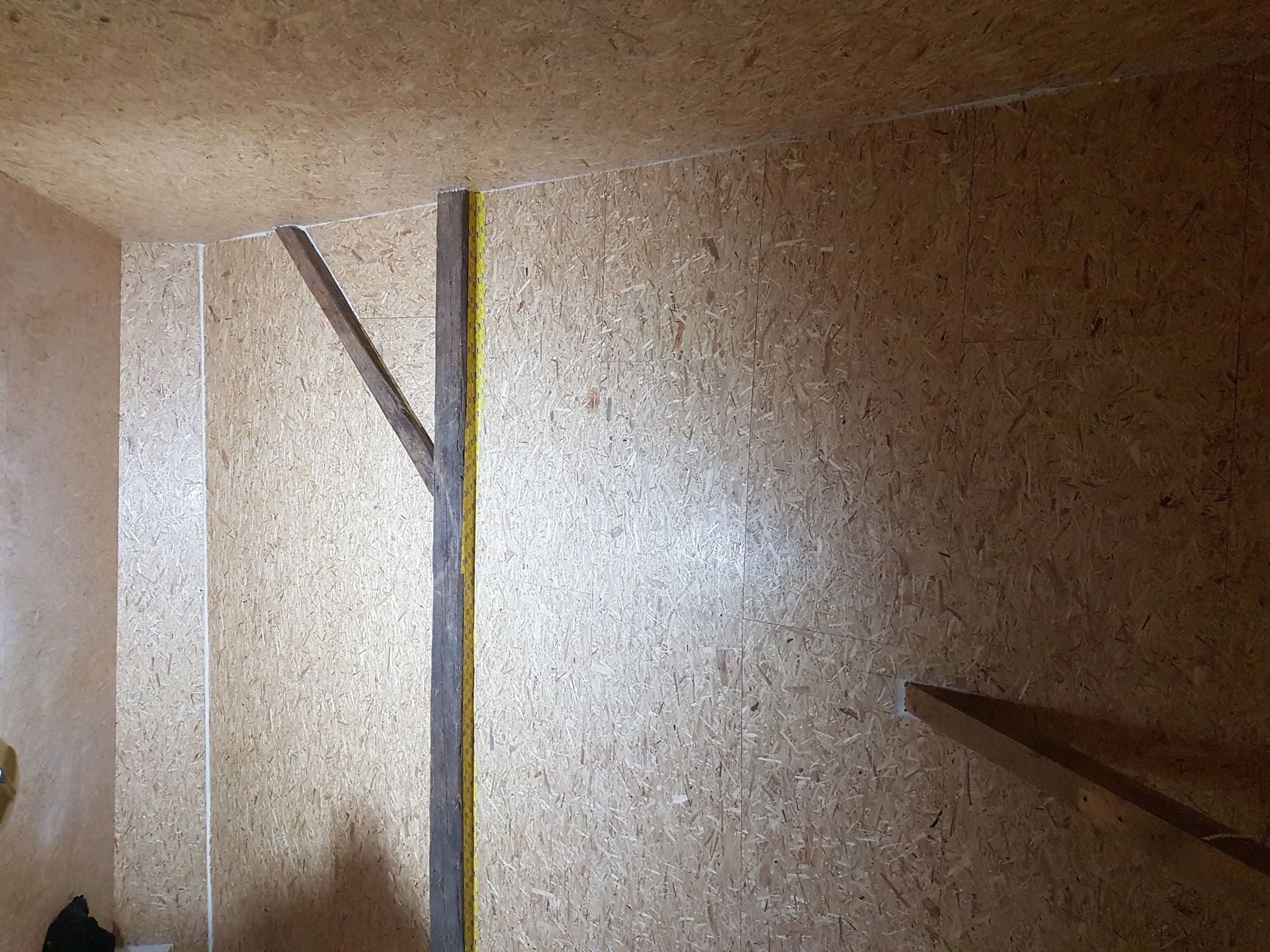 Kellerdecke abgehängt - M. Spangenberg – Ihr Kundenmaurer