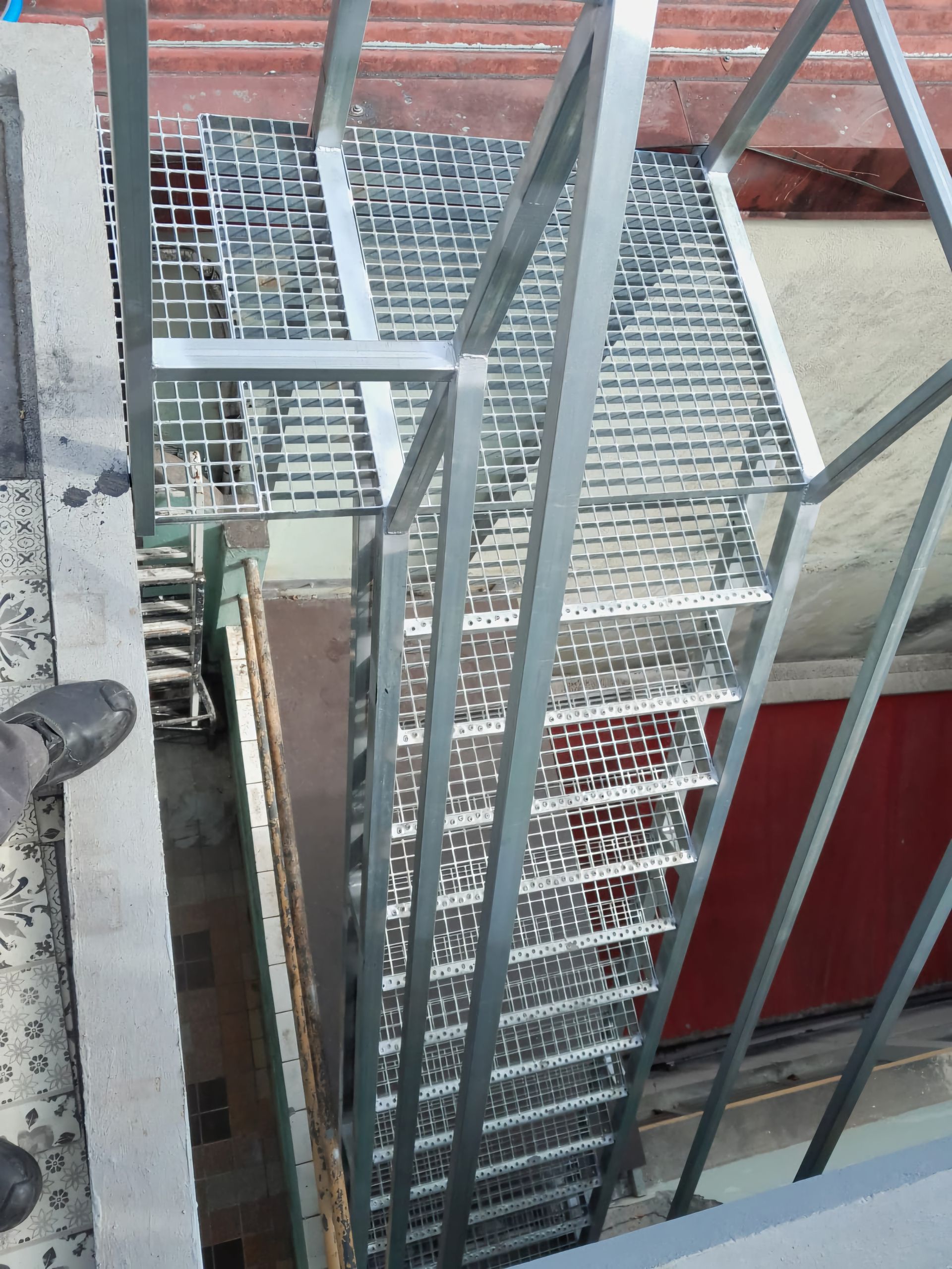 Escaliers à marchés perforées