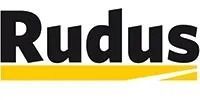 Rudus-logo mustana, keltaisella alleviivauksella ja korostusviivalla valkoisella taustalla