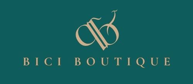 Logotipo de Teal Bici Boutique con monograma estilizado en color tostado y texto con serifa.