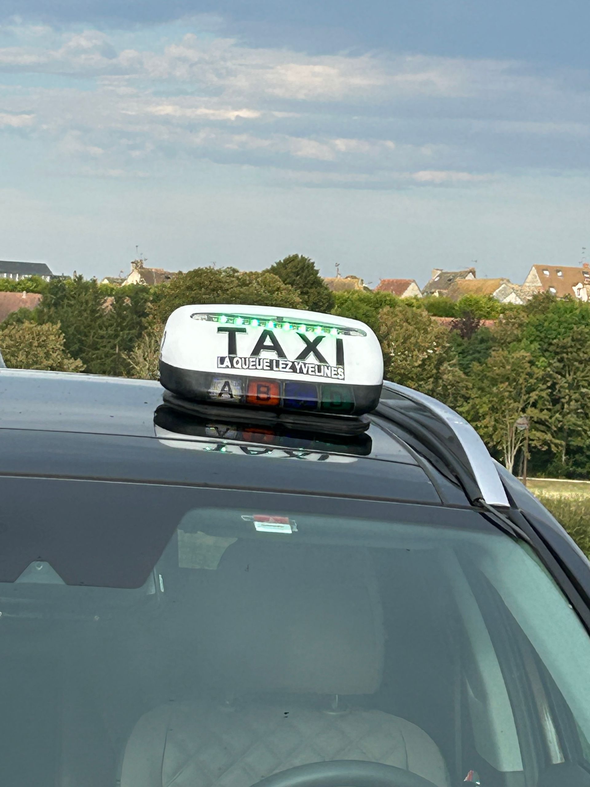 Signalétique pour le taxi de La Queue-les-Yvelines