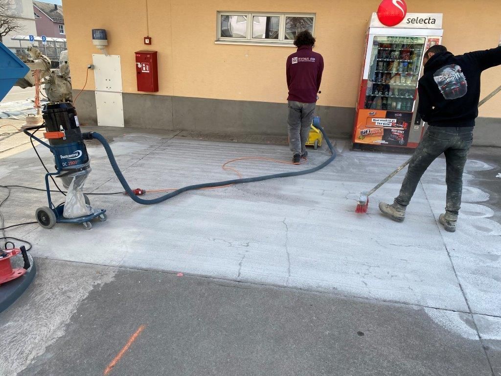 Bodenbeschichtung von Pregiotec - Bodentechnik & Hauswartungen für eine Tankstelle