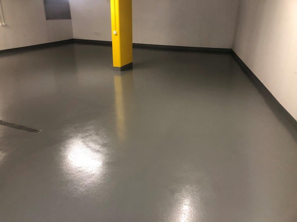 Bodenbeschichtung von Pregiotec - Bodentechnik & Hauswartungen für Parkplätze