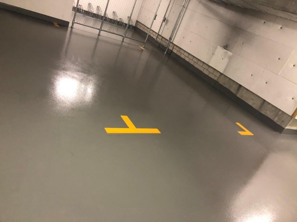 Bodenbeschichtung von Pregiotec - Bodentechnik & Hauswartungen für Parkplätze