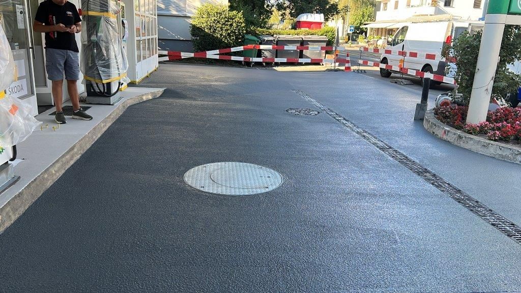 Bodenbeschichtung von Pregiotec - Bodentechnik & Hauswartungen für eine Tankstelle