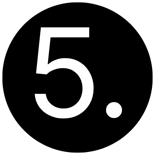 Un número cinco blanco seguido de un punto pequeño, centrado dentro de un círculo negro sólido.