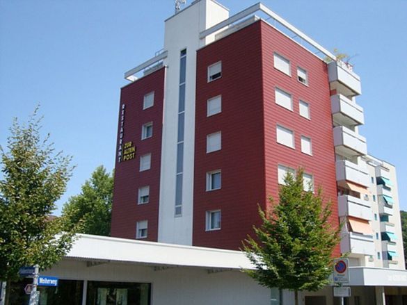 Mehrfamilienhaus mit Dach von der Hasler Bedachungen AG