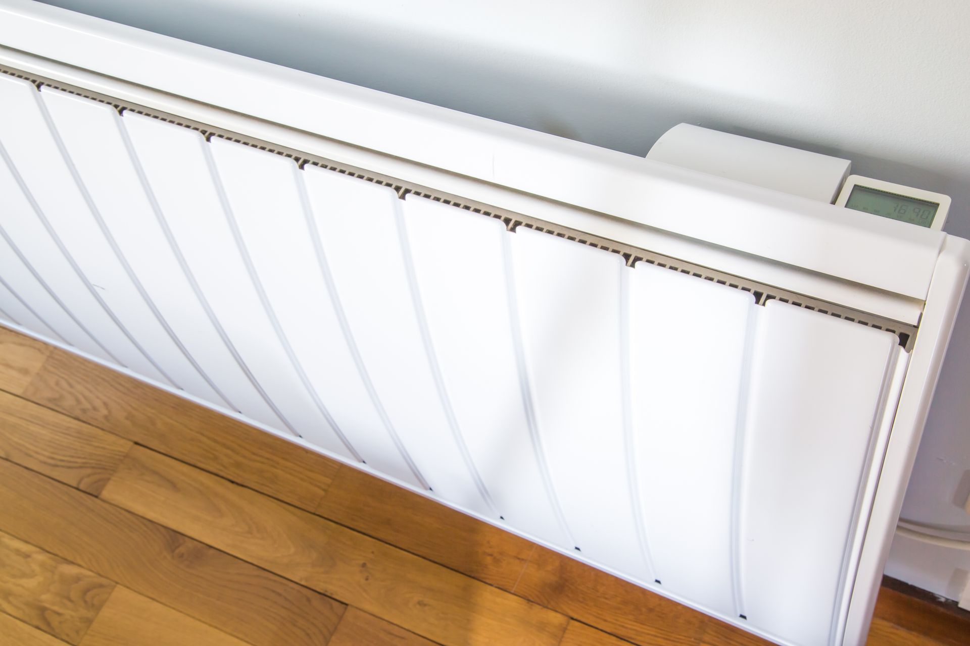 Un radiateur électrique vu de dessus.