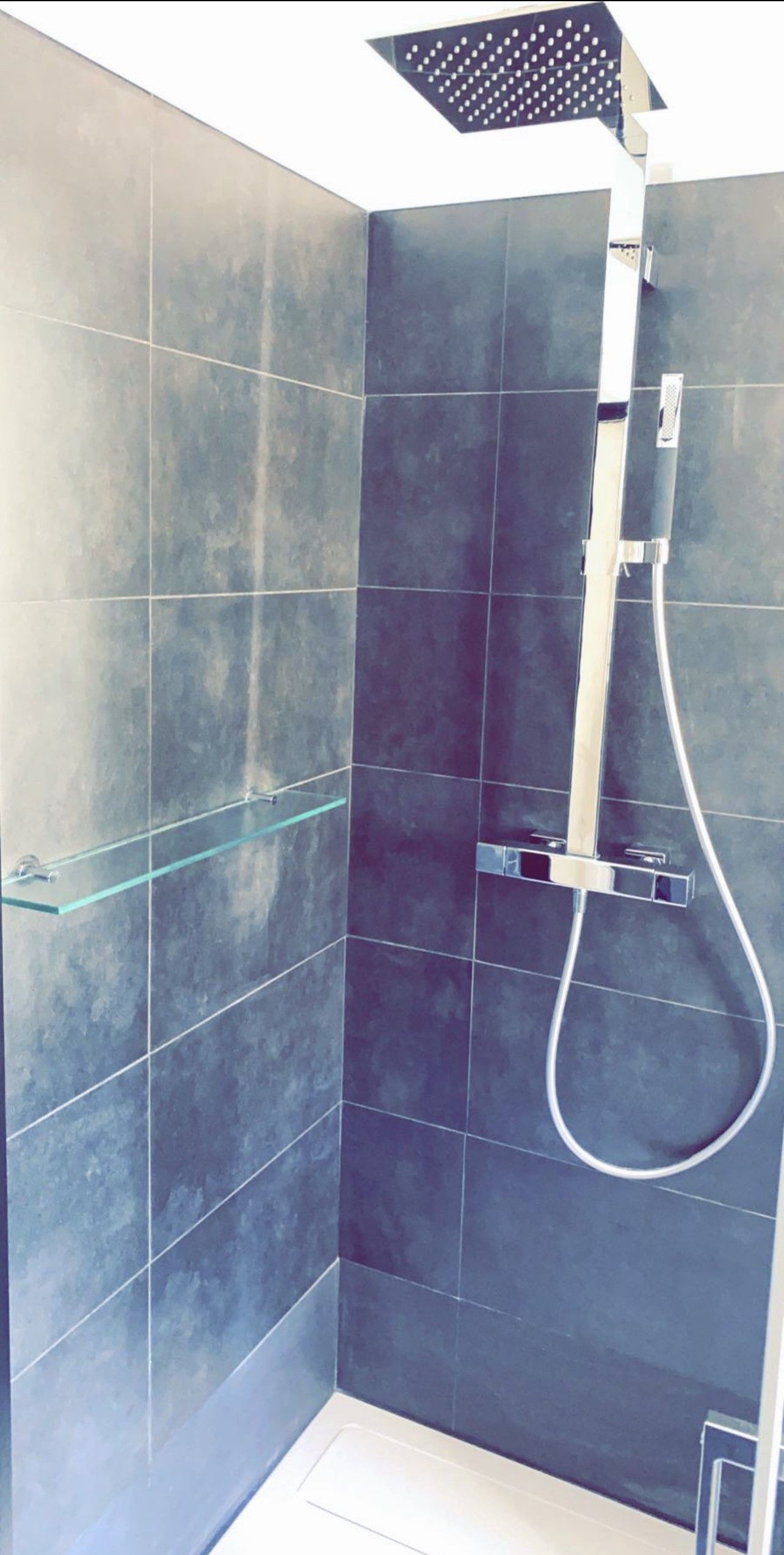 Douche carrelage anthracite