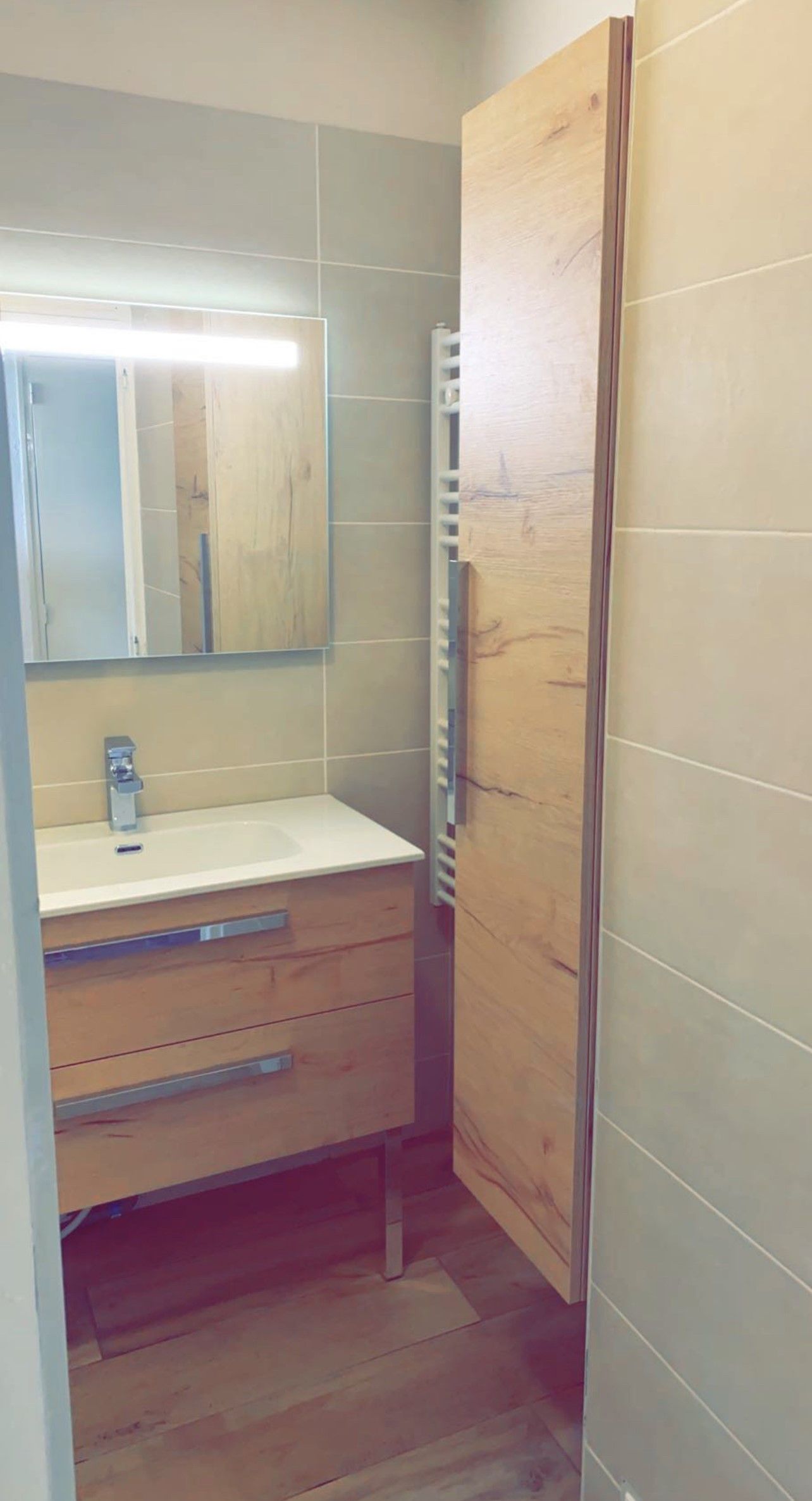 Salle de bains pose de meuble et vaste 