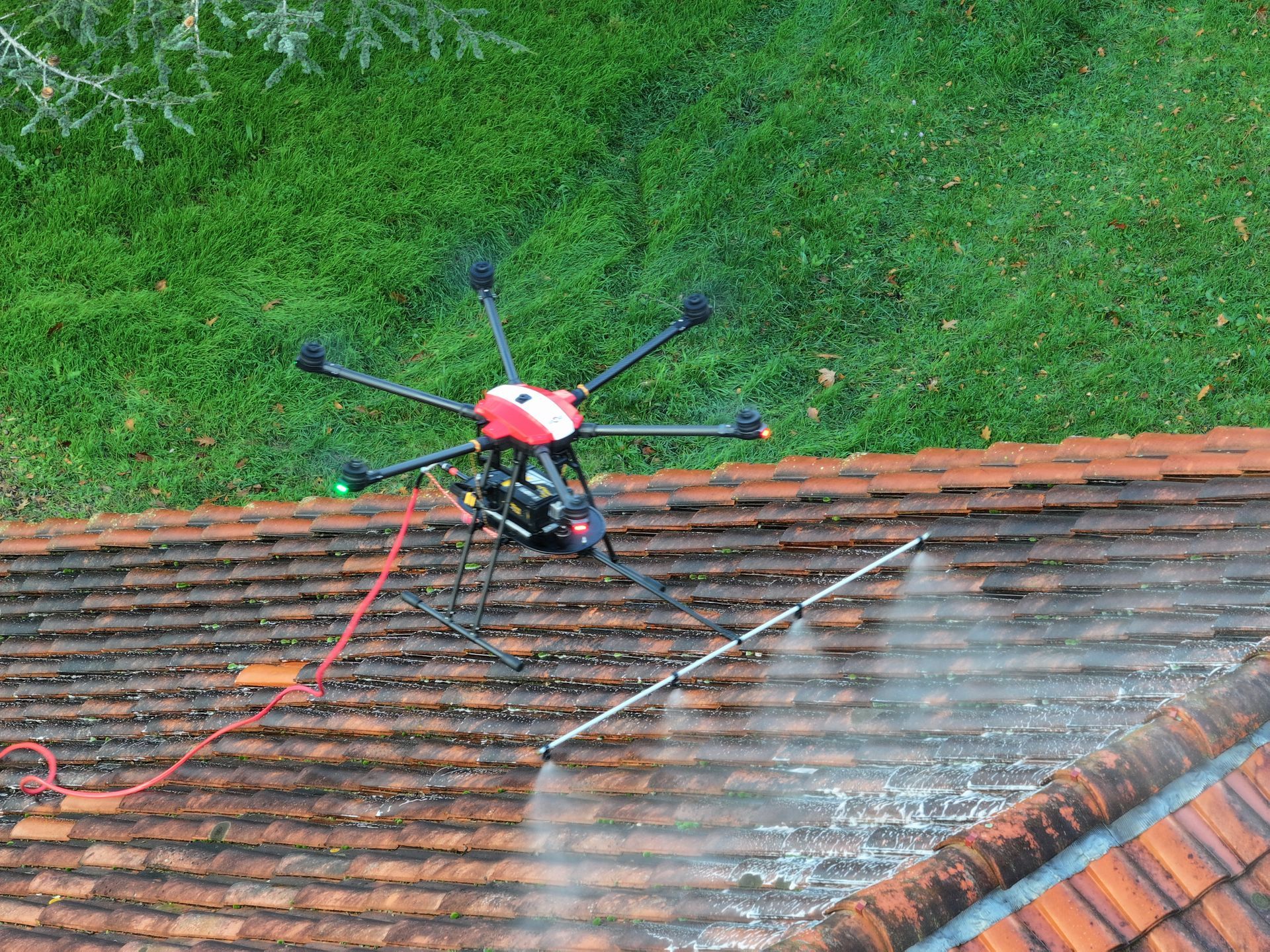 Nettoyage de toit par drone