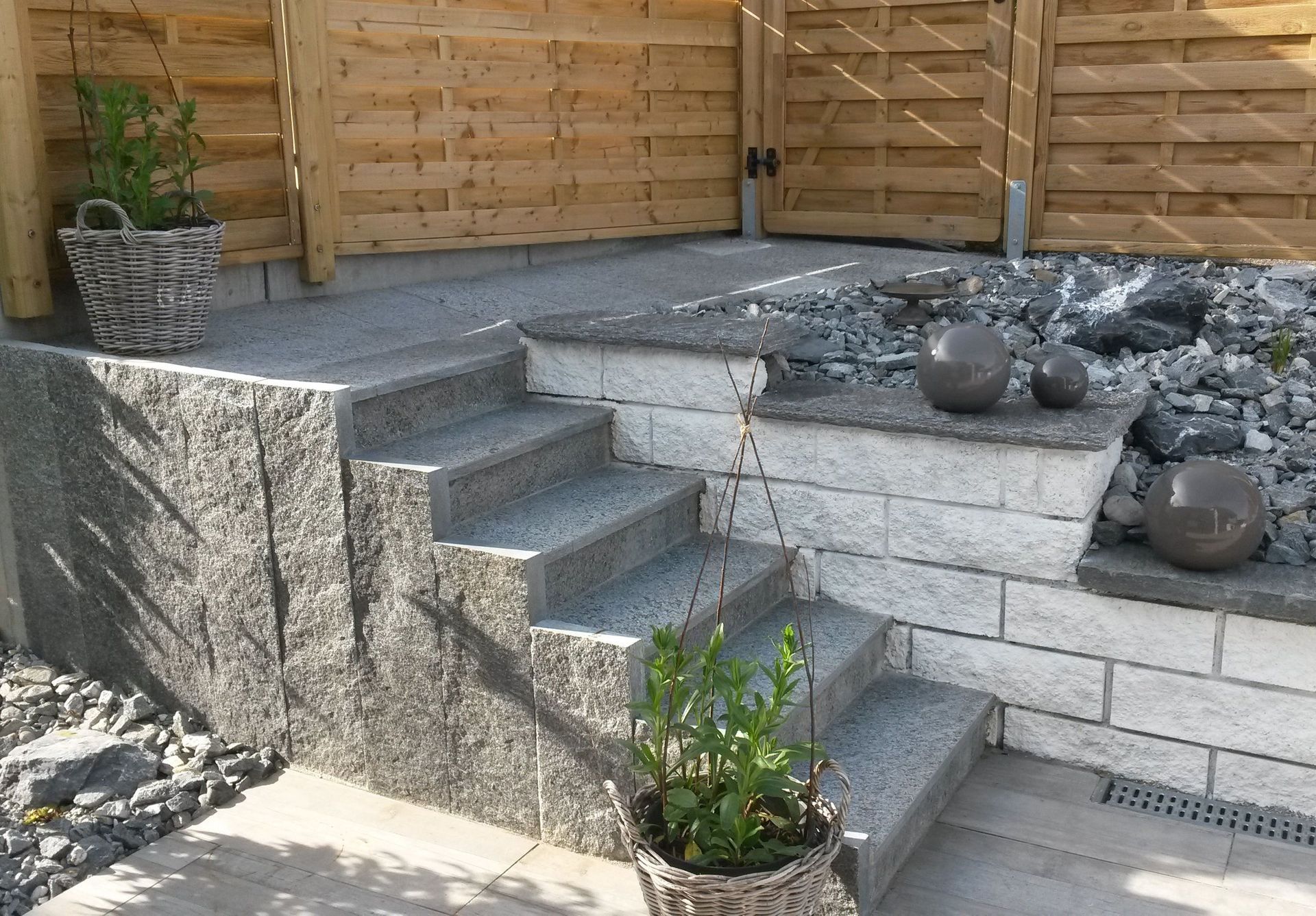 Naturstein - Lüthi Gartenbau GmbH