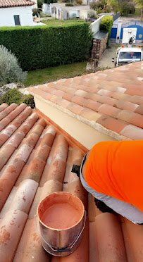 Pose de solin au chalumeau et peinture hydrofuge