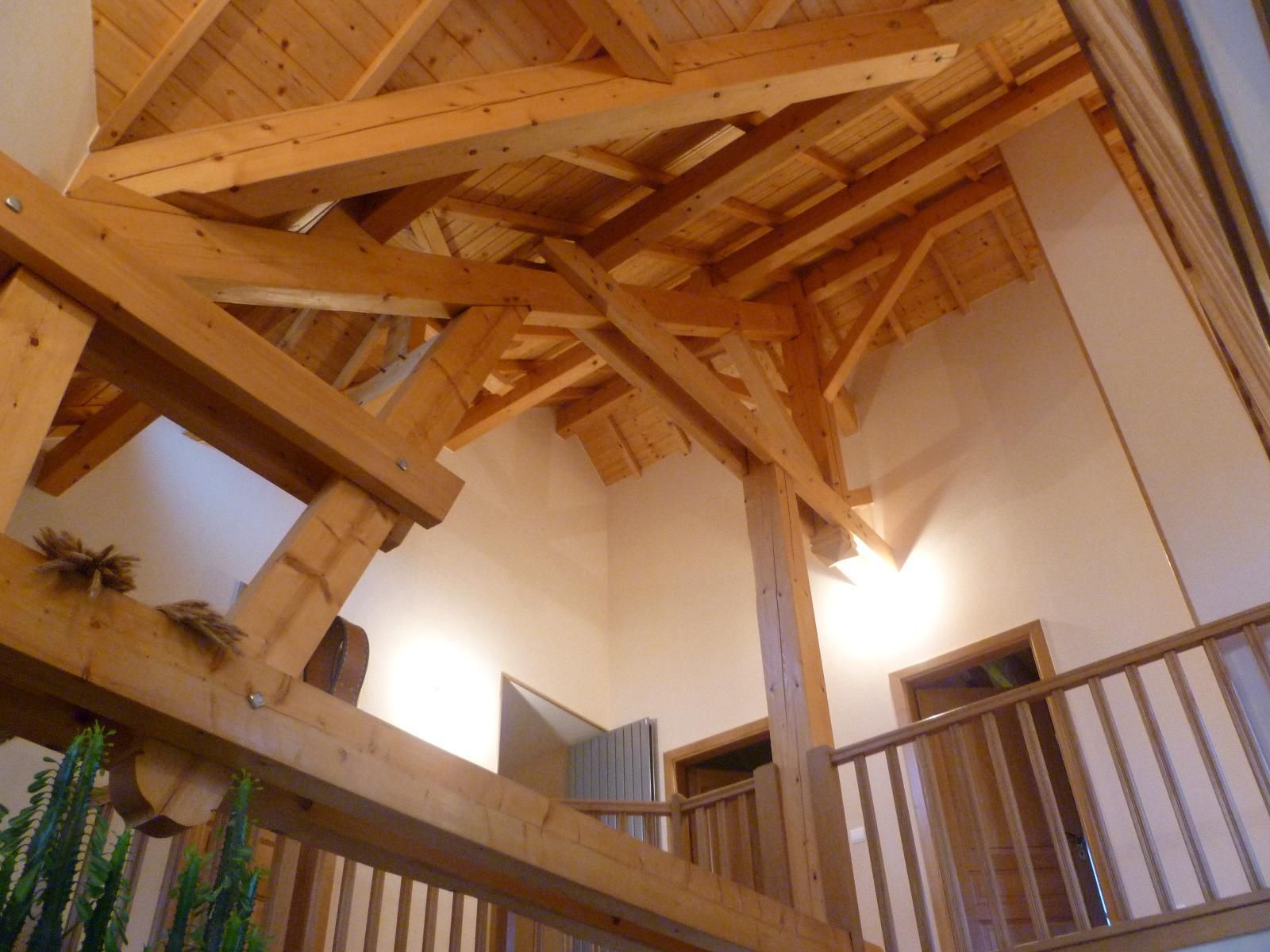Charpente en bois traditionnelle.