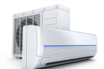 Ein paar Klimaanlagen stehen nebeneinander auf einem weißen Hintergrund.