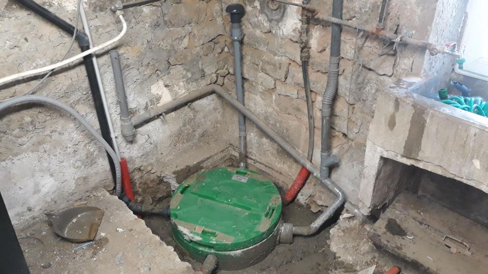 Fosse d'assainissement enterrée