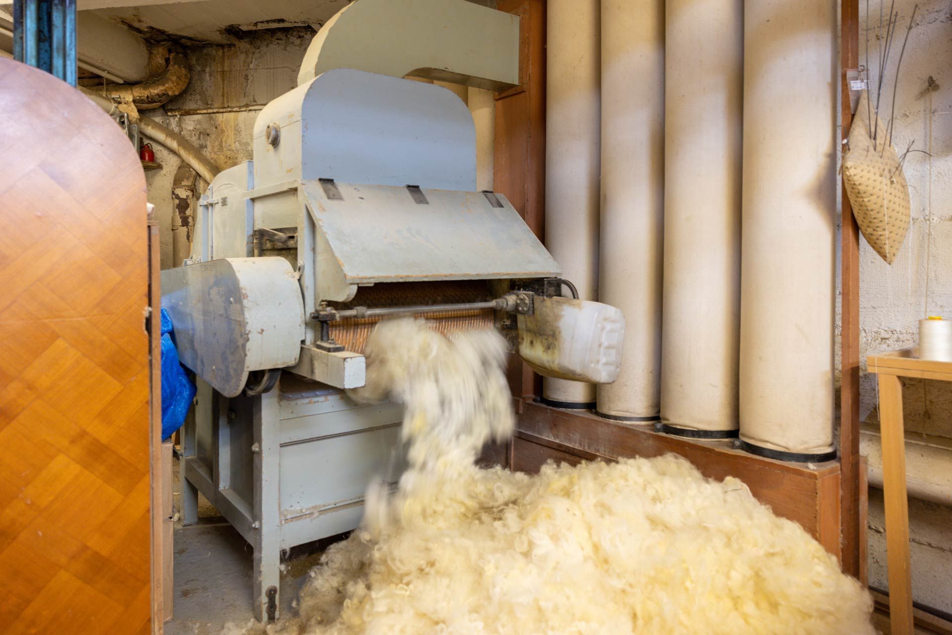 Machine pour la création de garnissage de matelas en laine