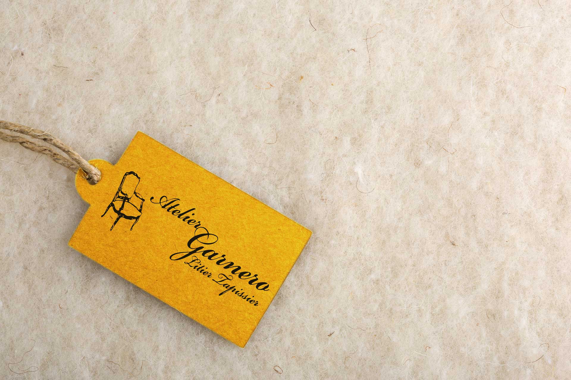 Une étiquette sur de la laine à l'effigie de l’atelier Garnero