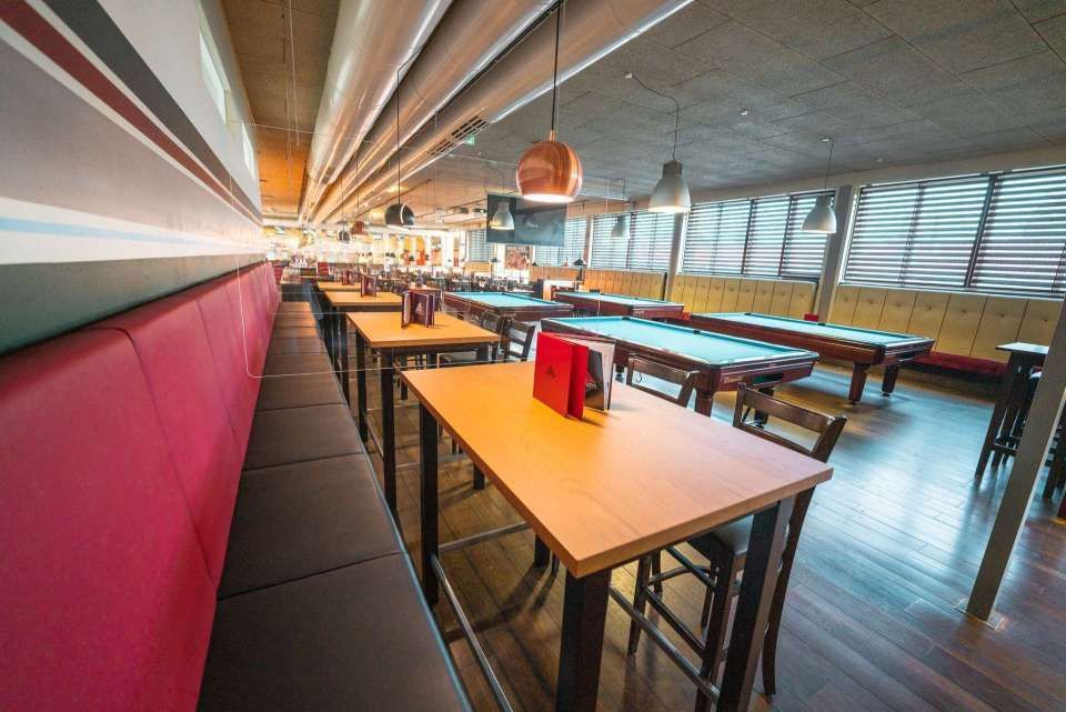 Bowling-Center – Marcus Pfeffereder