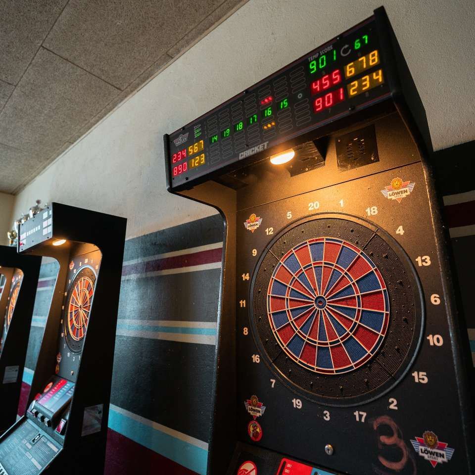 Bowling-Center – Marcus Pfeffereder