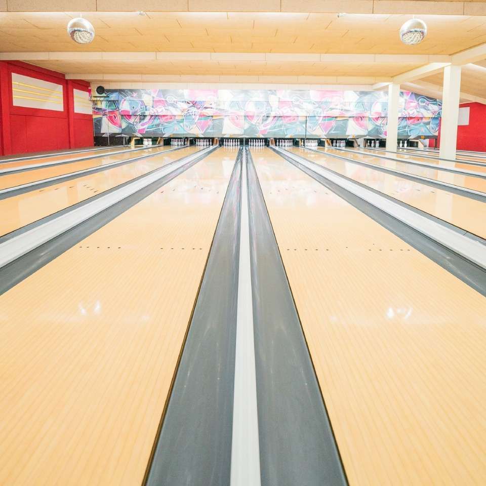 Bowling-Center – Marcus Pfeffereder