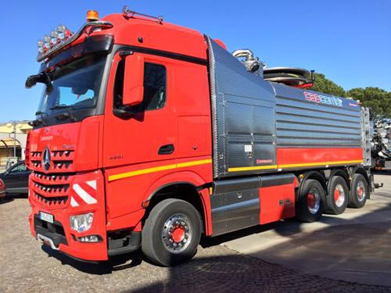 Spülwagen von Schlegel Entsorgung aus München 