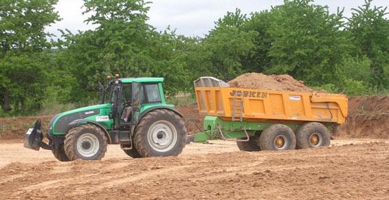 Tracteur avec benne