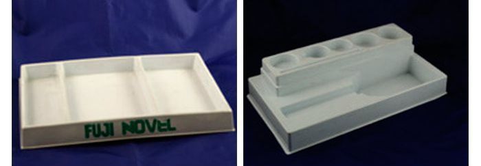 Una bandeja blanca con la palabra novela de Fuji en ella.