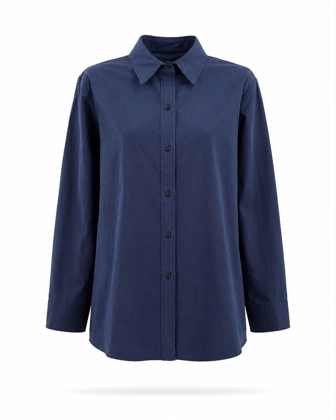 Camisa azul marino de manga larga con cuello y botones, vista frontal sobre fondo blanco.
