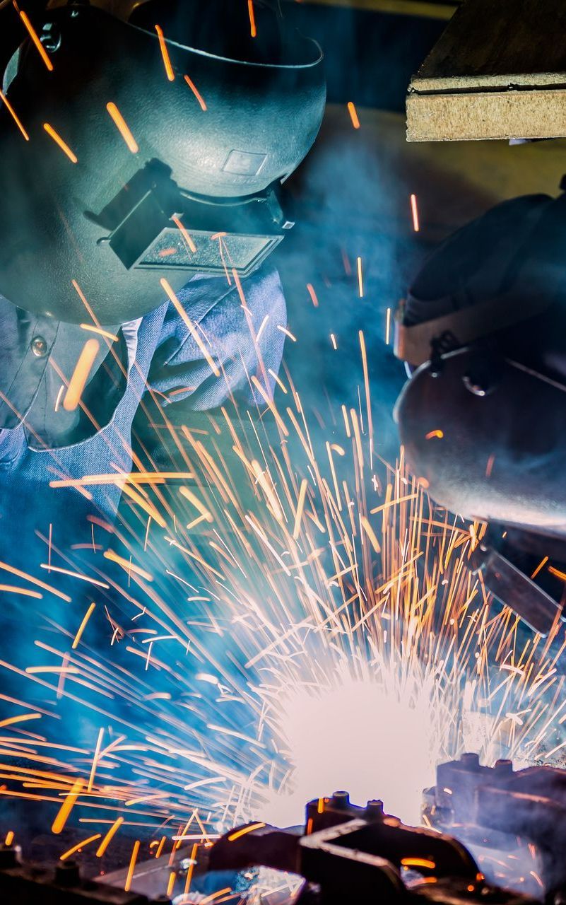 Un soudeur à l'arc