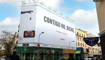 Cartelera con el texto