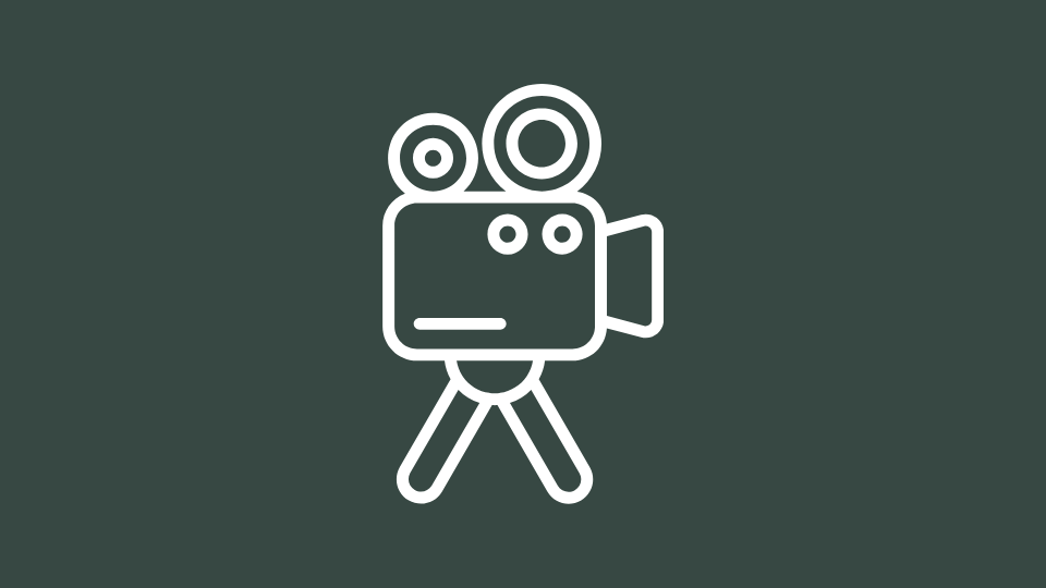 Weißes Linien-Symbol einer Vintage-Filmkamera auf dunkelgrünem Hintergrund