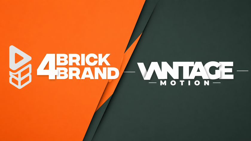 4Brick-Markenlogos und Vantage Motion-Logos auf orange-dunkelgrünem diagonalem Hintergrund