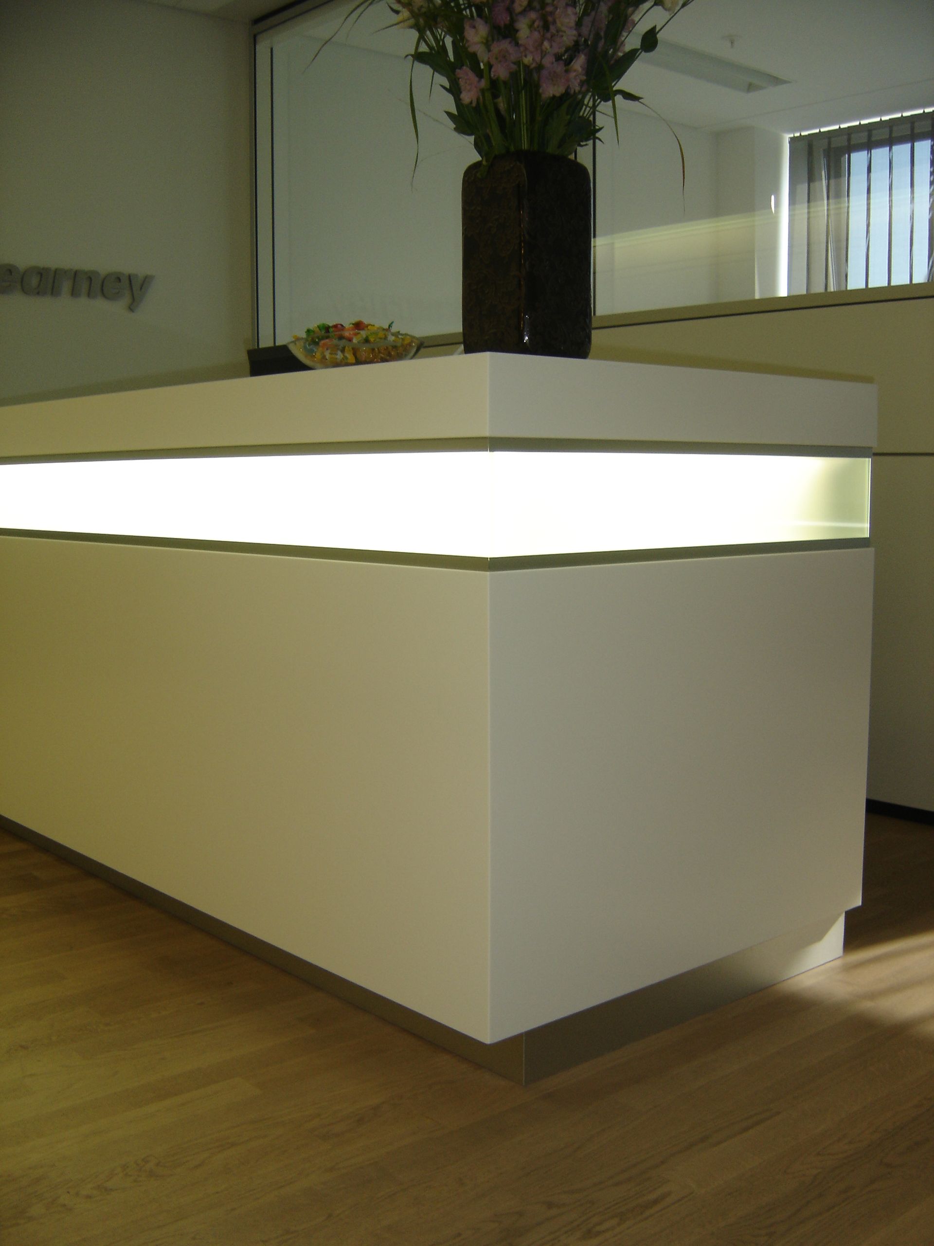 Kschier Ladenbau Innenausbau Möbelbau