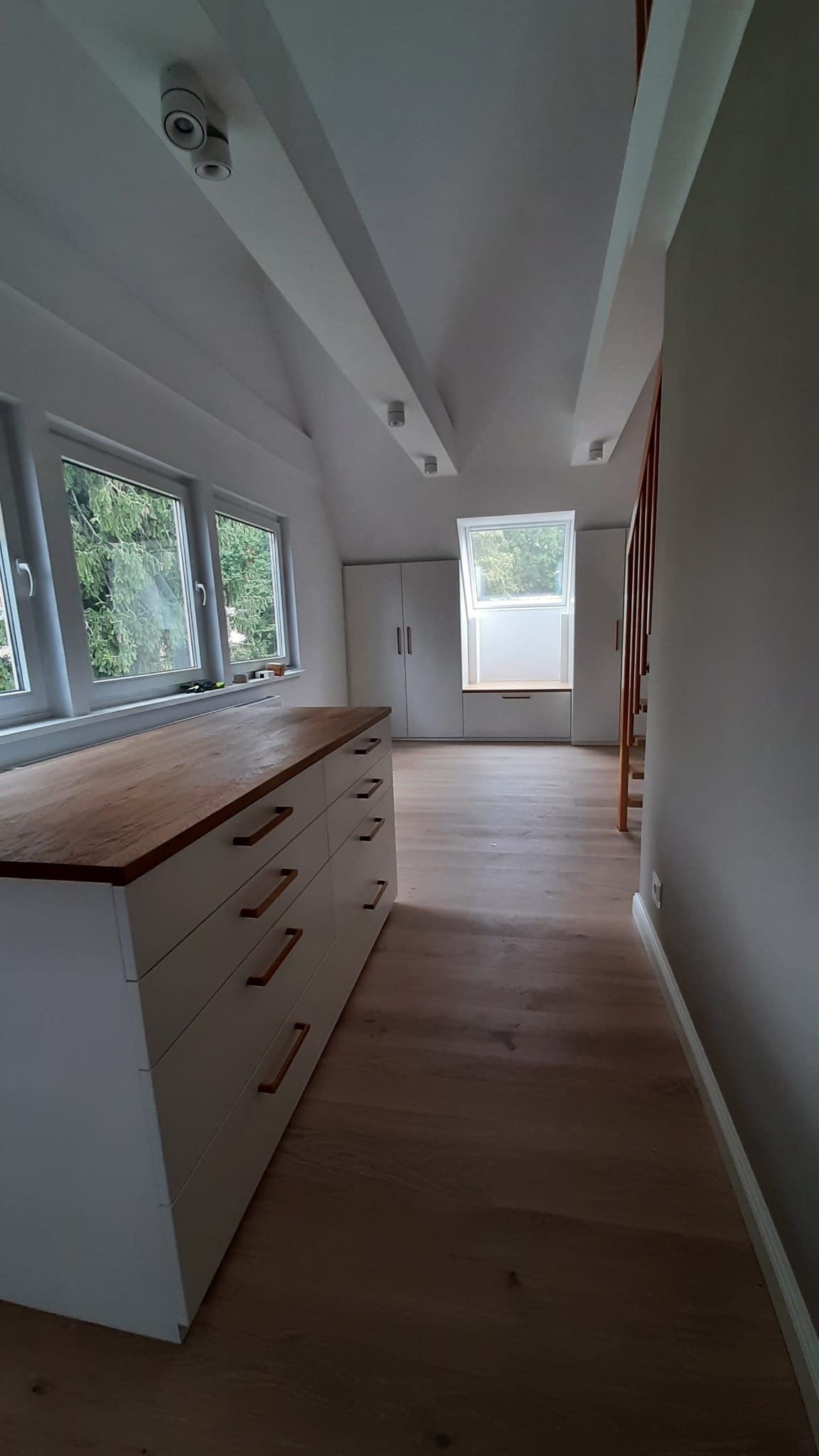 Kschier Ladenbau Innenausbau Möbelbau