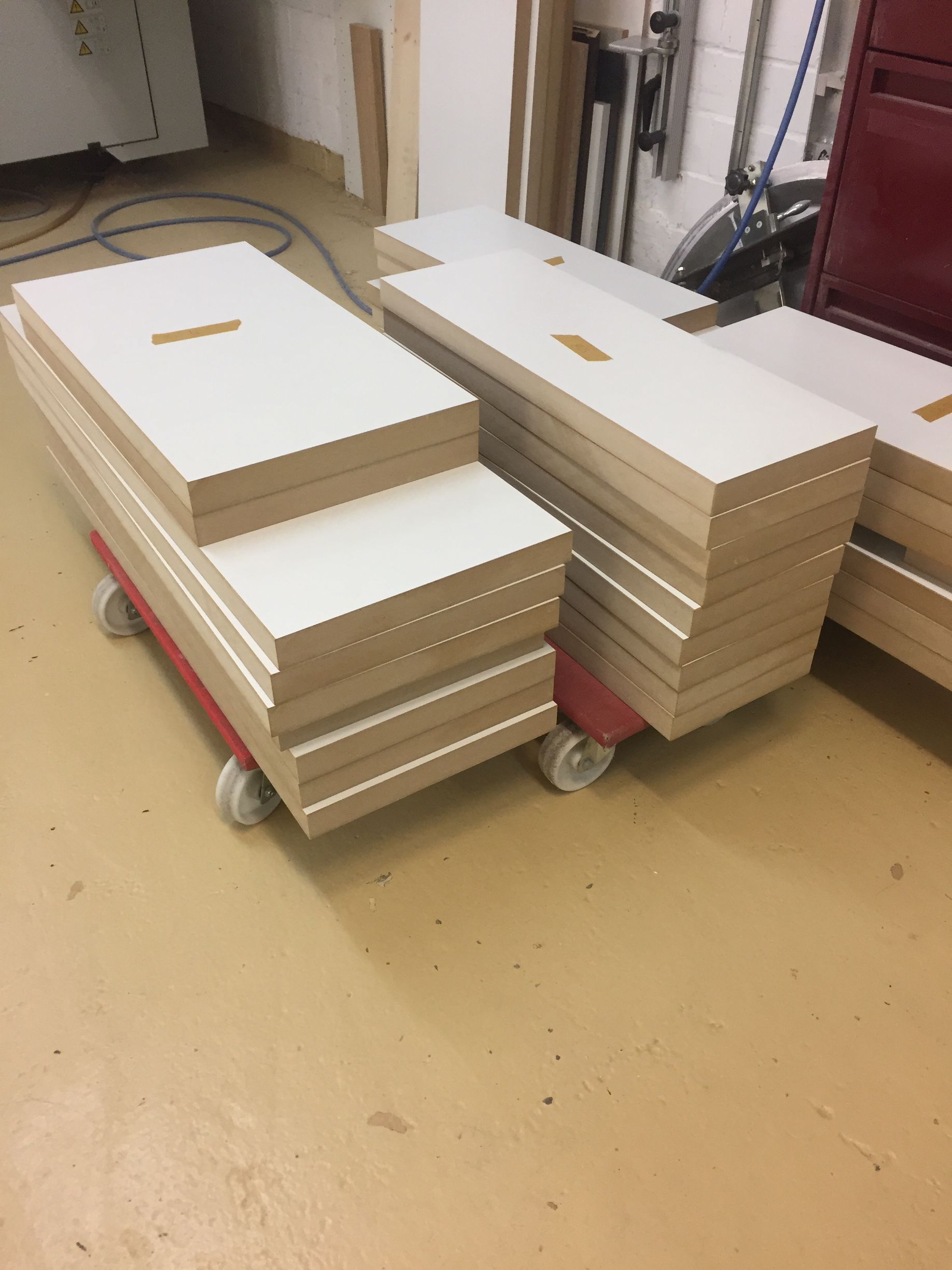 Kschier Ladenbau Innenausbau Möbelbau