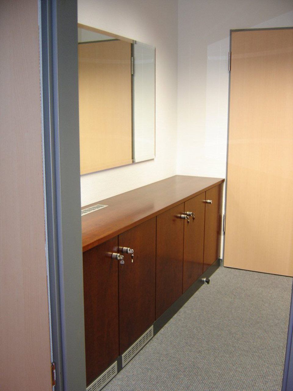 Kschier Ladenbau Innenausbau Möbelbau