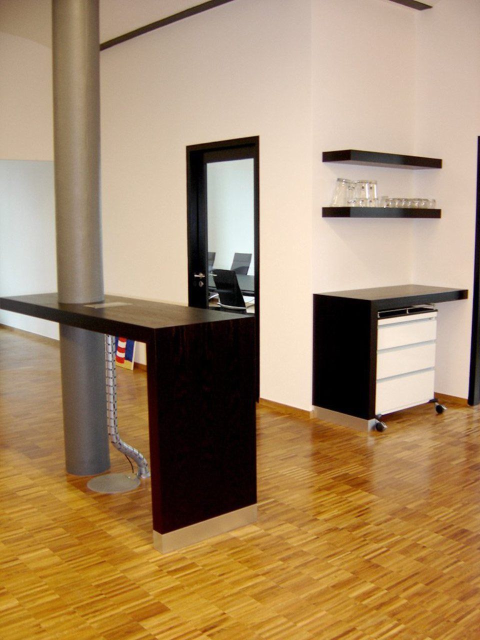 Kschier Ladenbau Innenausbau Möbelbau