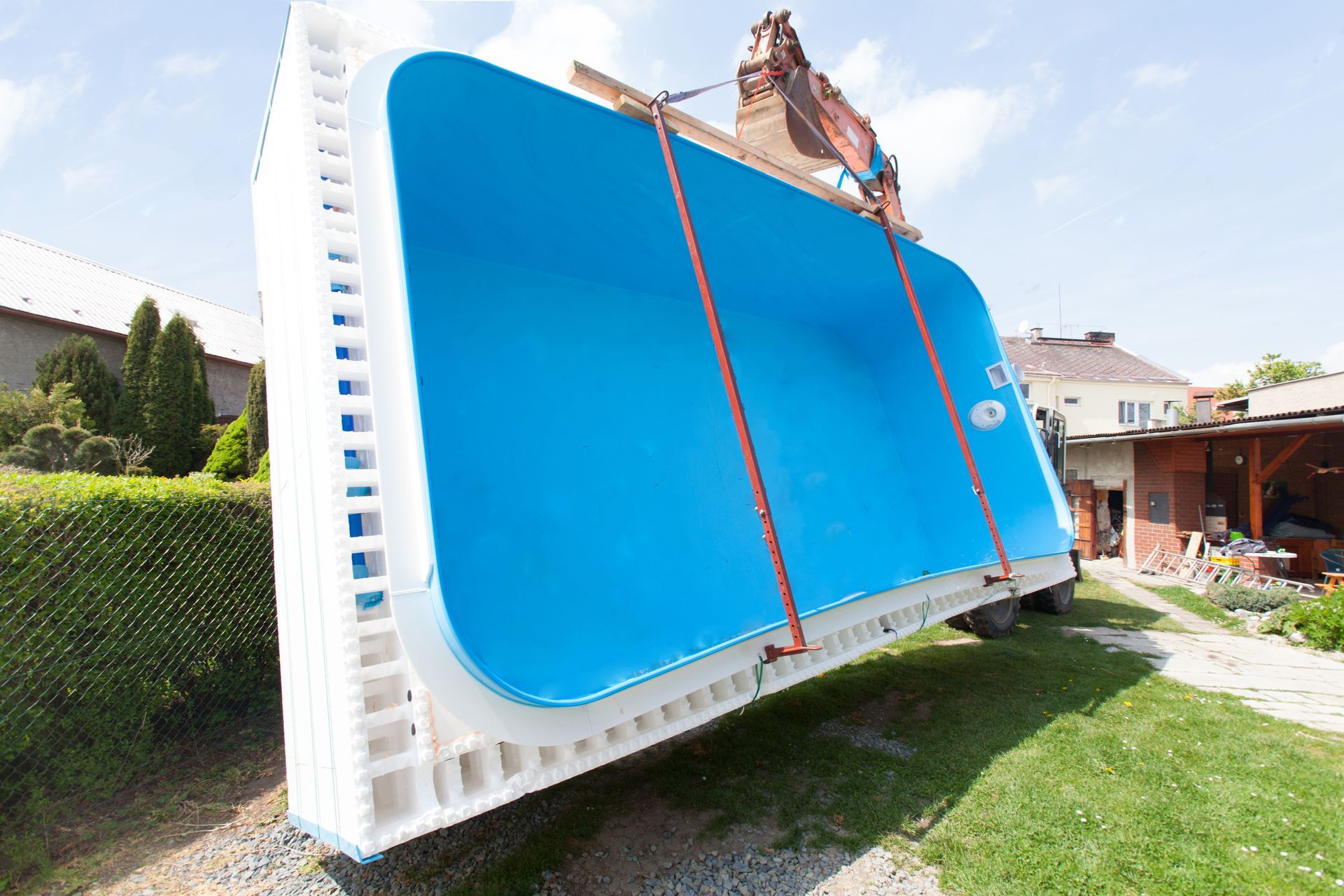 Mise en place d'une piscine à coque